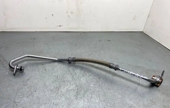 Opel Grandland X Turbo turbocharger oiling pipe/hose 9817807880