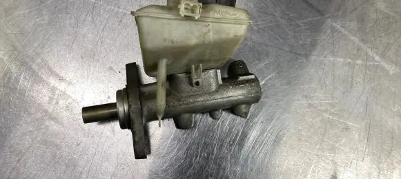 Volvo V70 Master brake cylinder 8646006