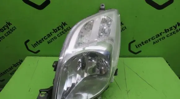 Toyota Yaris Headlight/headlamp