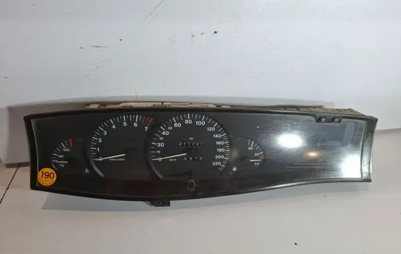 Opel Omega B1 Speedometer (instrument cluster) 90379233 88481650 90457947