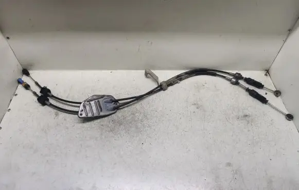 Toyota Verso Gear shift cable linkage