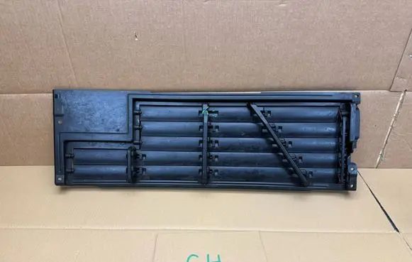 Land Rover Defender Intercooler air guide/duct channel L8B28475
