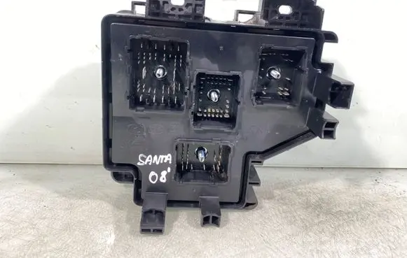 Hyundai Santa Fe Fuse module 919502b100
