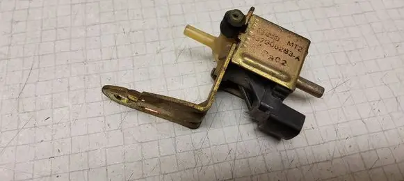 Audi A6 S6 C5 4B Turbo solenoid valve 437906283A