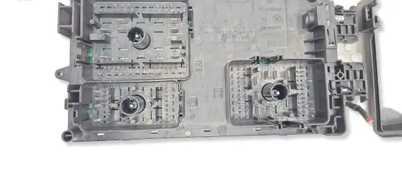 Opel Insignia A Fuse module 13222782