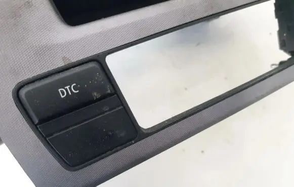 BMW 5 E60 E61 DTC switch 915905102 9-159-051-02