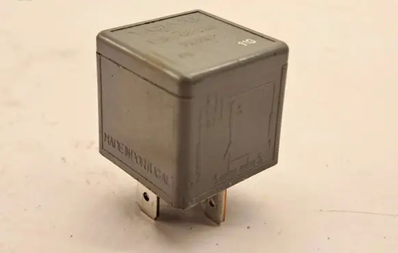 Volvo S70 V70 V70 XC Other relay 9494424 V23134C52X366