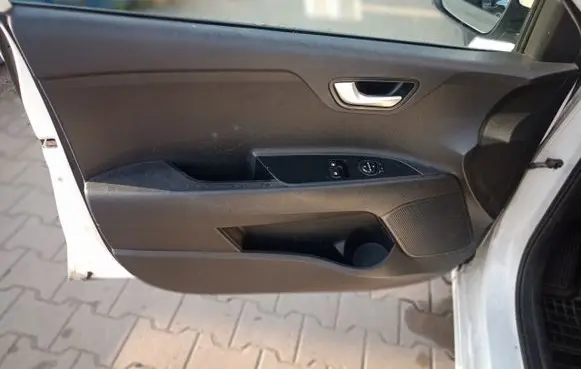KIA Xceed Front door card panel trim
