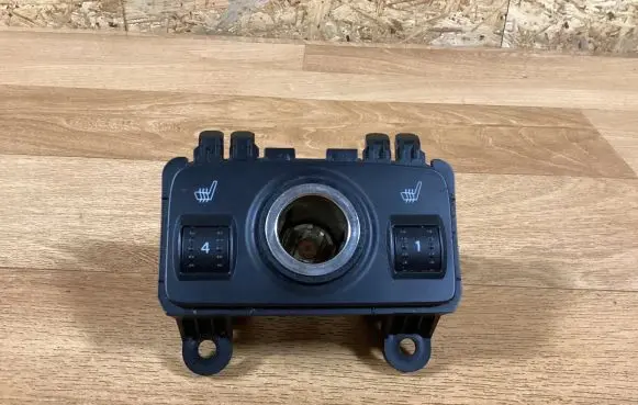 Ford C-MAX II Seat heating switch AM5T19K314AC 26108 110C104C