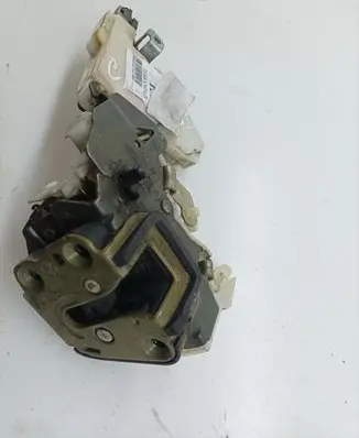 Nissan Terrano Rear door lock 8255250J00