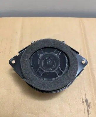 Chrysler Pacifica Front door high frequency speaker 8923024701 68043045AD