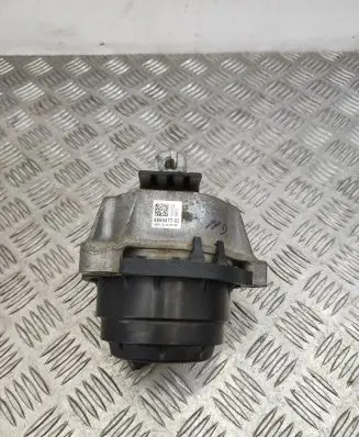BMW 7 G11 G12 Engine mount bracket 6860477