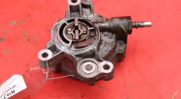 Ford Focus C-MAX Vacuum pump D165-1A