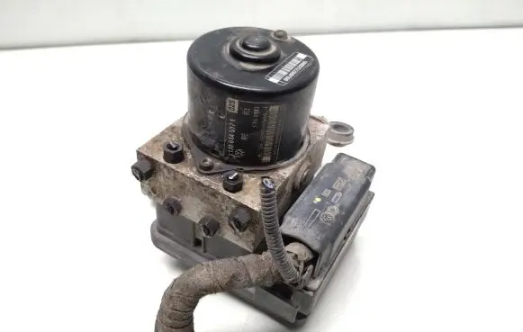 Volkswagen Golf IV ABS Pump 1C0907379E 1j0614517e