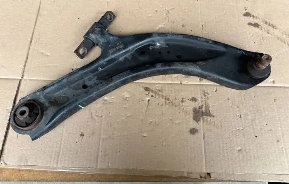 Nissan X-Trail T32 Front control arm WAHACZPRZODNISSAN