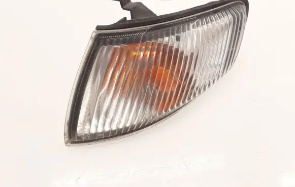 Mazda 626 Front indicator light 21061822