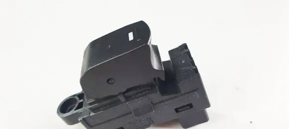 Suzuki Kizashi Electric window control switch 