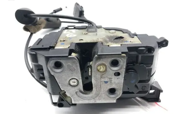 Renault Scenic III - Grand scenic III Rear door lock 825030032R