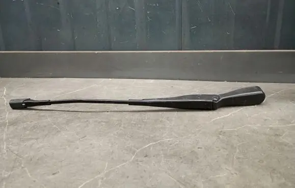Mercedes-Benz CLA C118 X118 Front wiper blade arm A1778200800