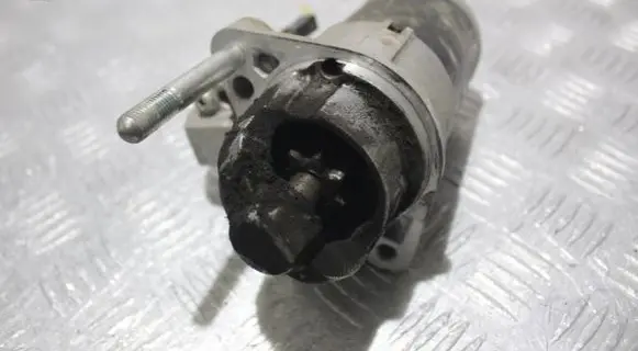 Suzuki SX4 Starter motor 3110063J1