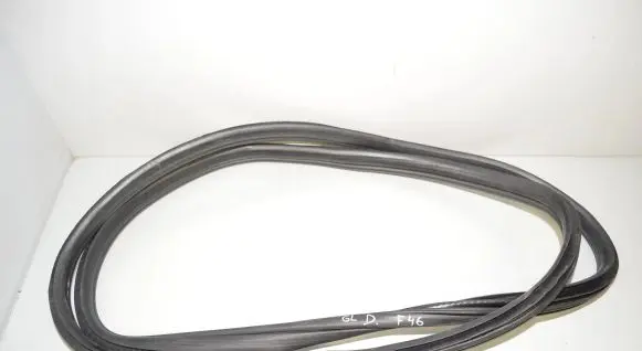 BMW 2 F46 Rear door rubber seal (on body) 7420056 51727420056