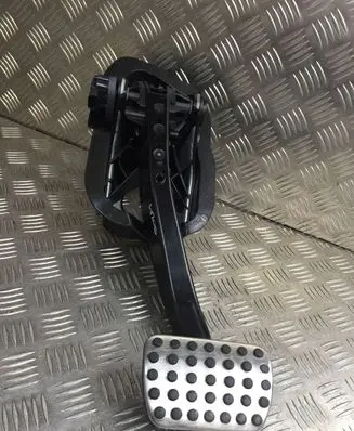Mercedes-Benz C W206 Accelerator throttle pedal 