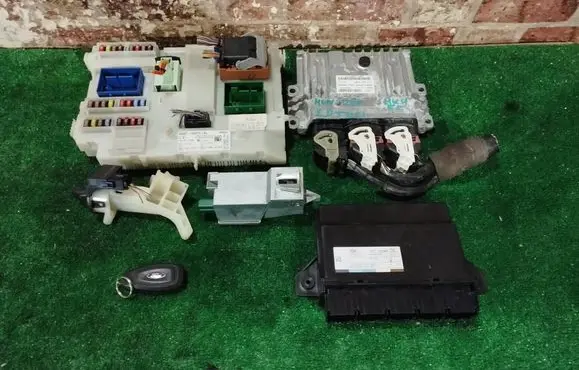 Ford Mondeo MK IV Engine ECU kit and lock set BG9112A650FJF 28425306 97RI010012