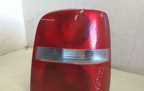 Volkswagen Touran I Rear/tail lights 1T0945096C