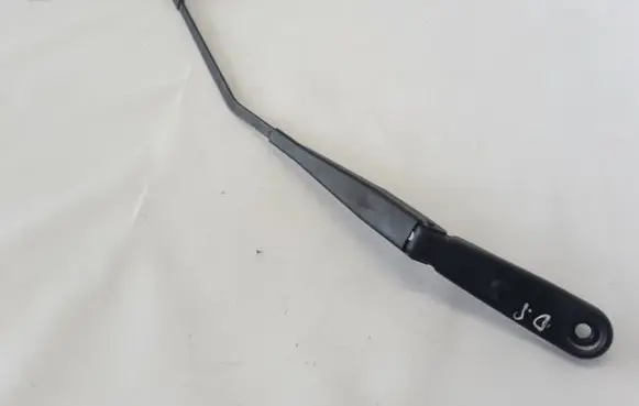 Volvo XC60 Front wiper blade arm 30753526