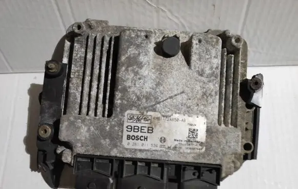 Mazda 3 I Engine control unit/module 4M6112A650AB 0281011534