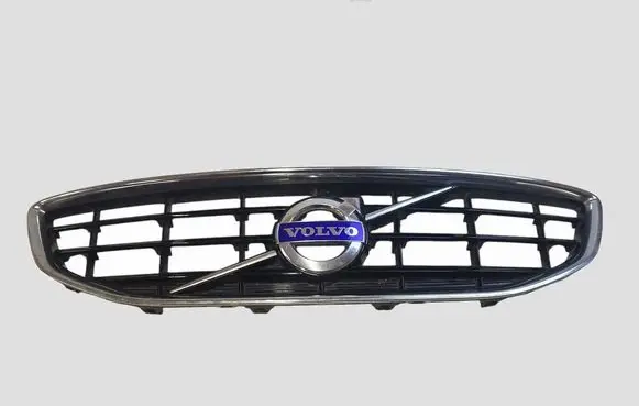 Volvo V40 Front bumper upper radiator grill 31353121 31353120 31283764