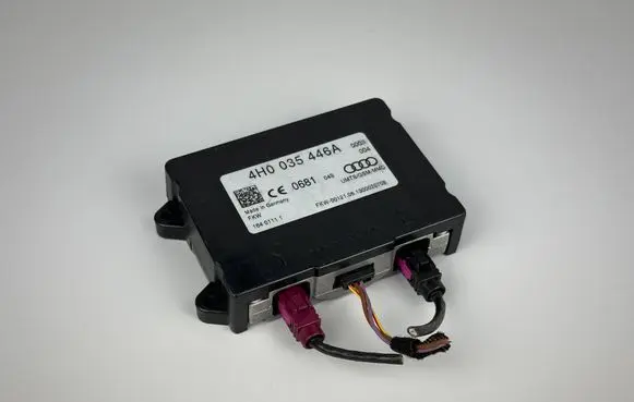 Audi A8 S8 D4 4H Aerial antenna amplifier 4H0035446A 16401111 1300020708
