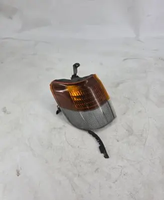 Mitsubishi Pajero Front indicator light