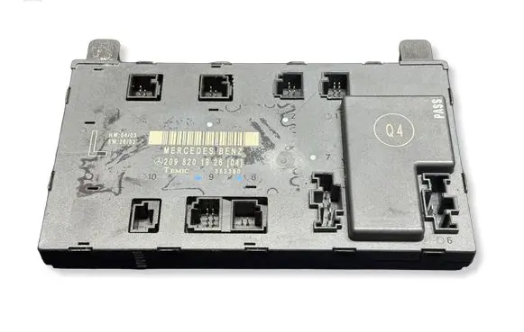 Mercedes-Benz CLK A209 C209 Door control unit/module 2098201926