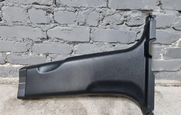 (B) pillar trim (bottom)