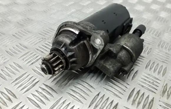 Volkswagen PASSAT B7 Starter motor 02M911024C