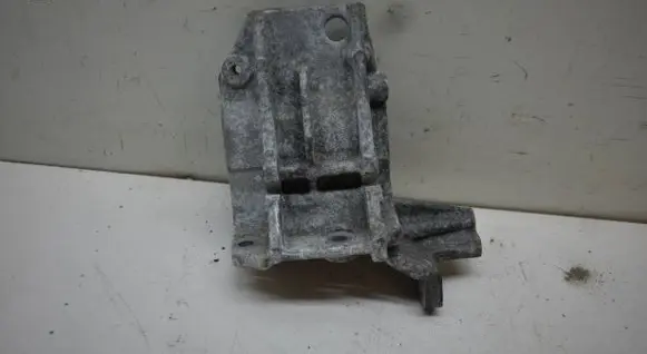 Subaru Outback (BS) A/C compressor mount bracket 