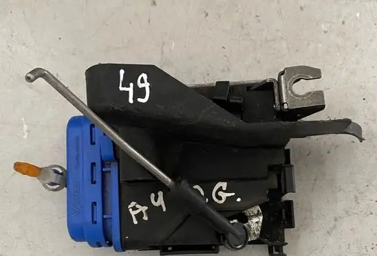Audi A4 S4 B5 8D Rear door lock 8D0839016A