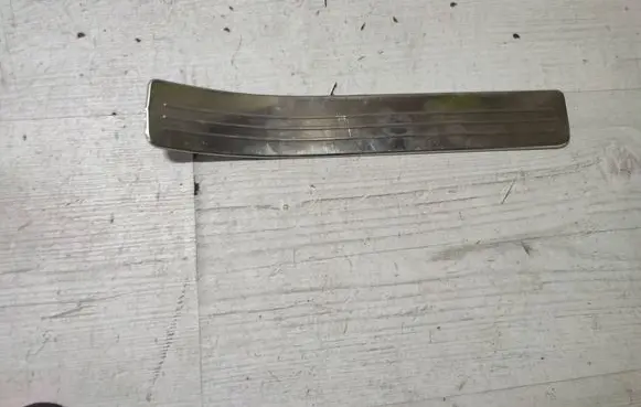 Sill/side skirt trim