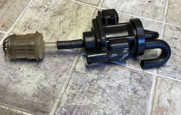 Mercedes-Benz A W168 Turbo solenoid valve 4715396