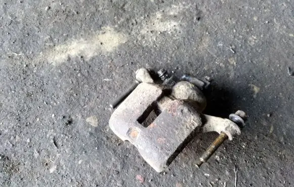 Opel Sintra Rear brake caliper