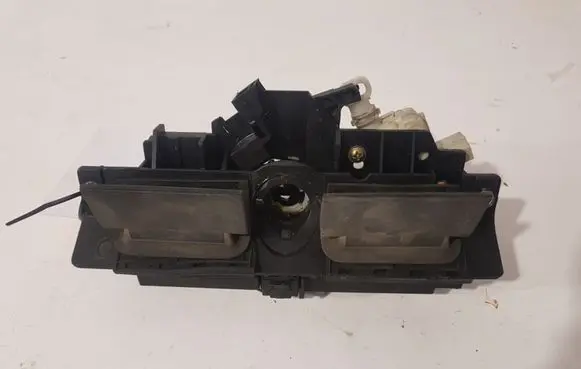 Audi A6 S6 C5 4B Tailgate/trunk/boot exterior handle 4B0827565 8D9827565