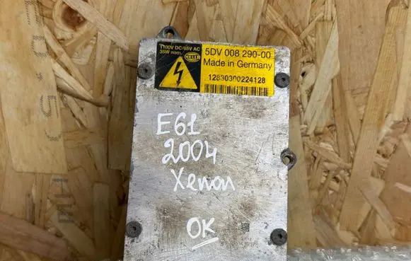 BMW 5 E60 E61 Headlight ballast module Xenon 00829000 008290