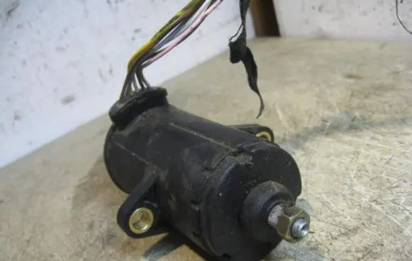 Volkswagen Transporter - Caravelle T4 Throttle valve position sensor BOSCH0205001020 25TDI