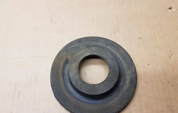 Volkswagen Golf VII Rear coil spring rubber mount 5Q0512149A