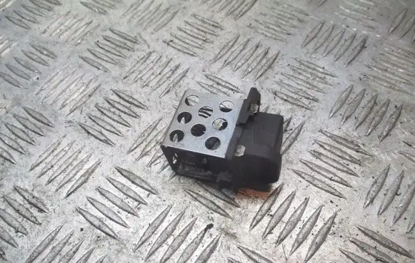 Renault Megane I Coolant fan relay 7700432779