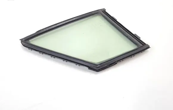 Toyota Prius (XW50) Front door vent window glass four-door 6821647010