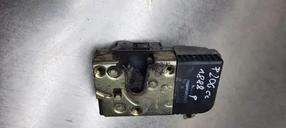 Peugeot 206 CC Front door lock