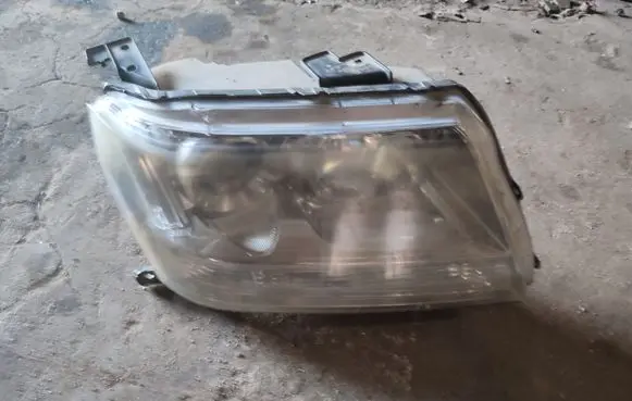 Suzuki Grand Vitara II Headlight/headlamp