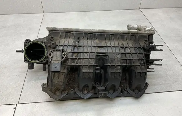 Skoda Fabia Mk3 (NJ) Intake manifold 04E129711J 04E145749B